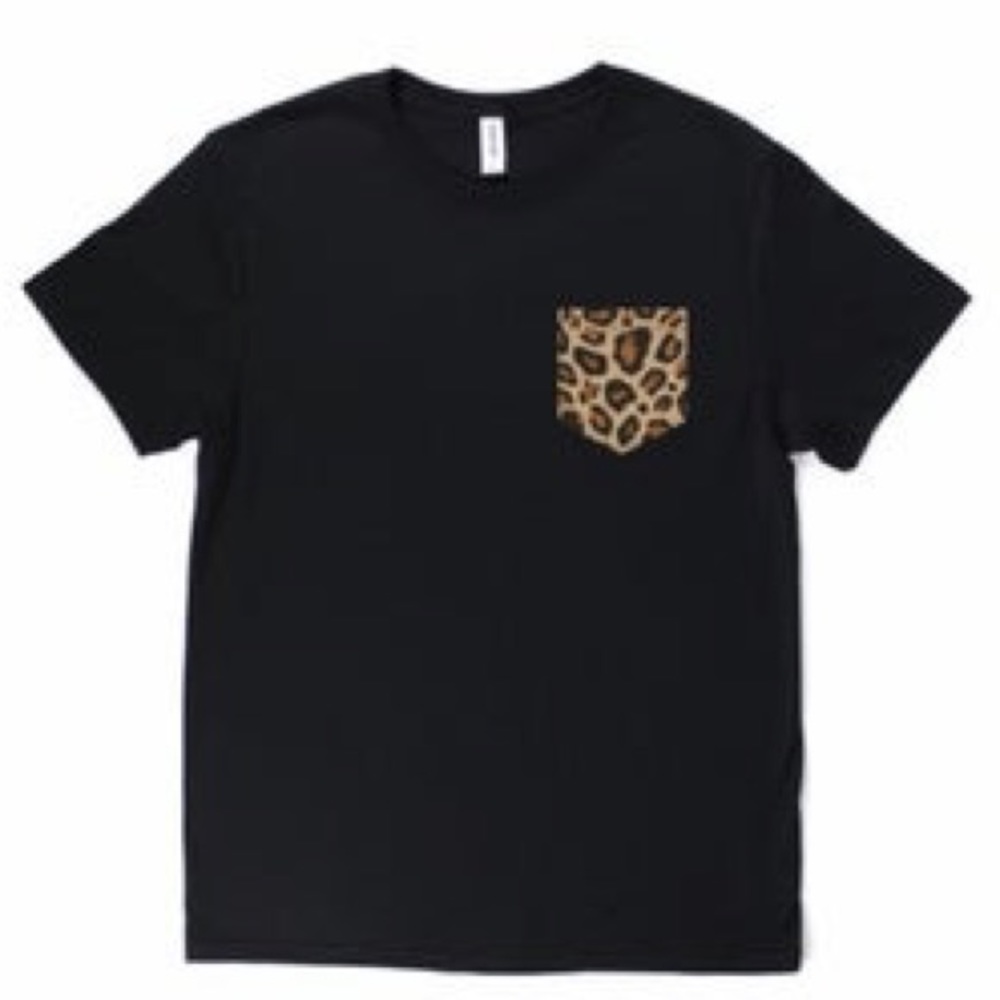 Black top w/faux Leopard pocket